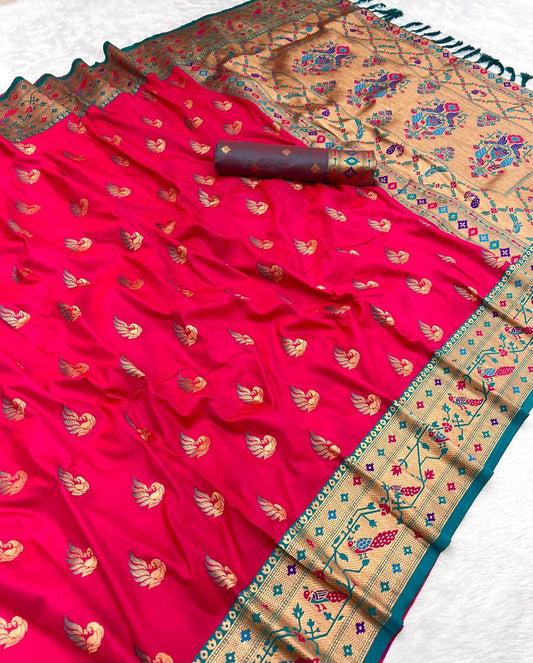 Phenomenal Dark Pink Paithani Silk Saree With Engrossing Blouse Piece
