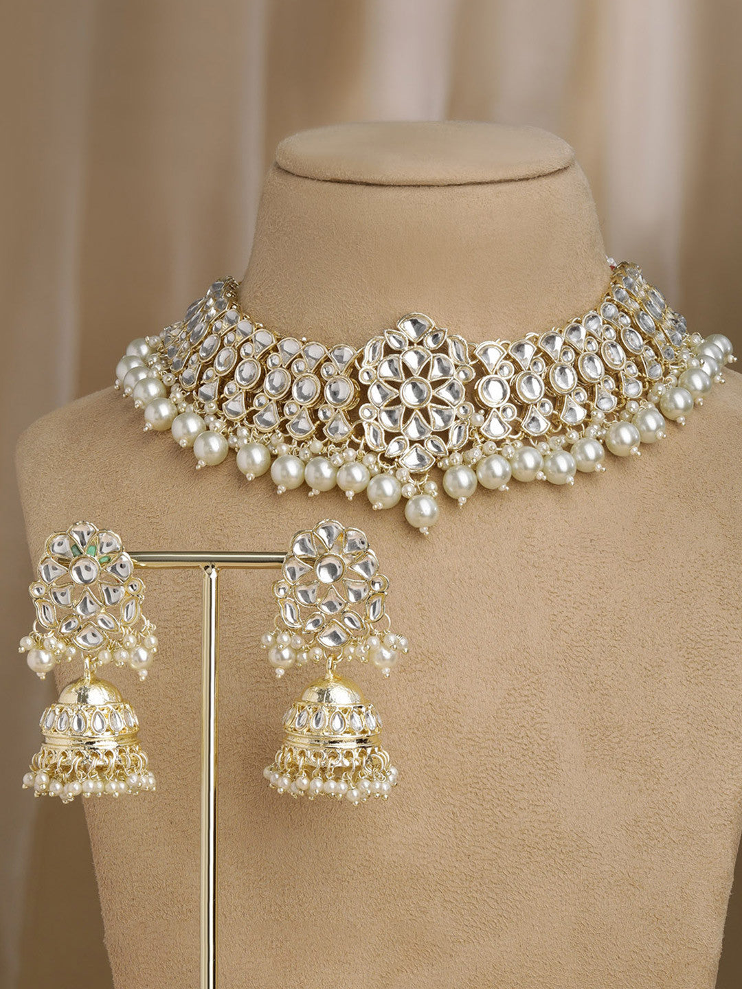 Wentra Gold Plated Festive Kundan Necklace Set