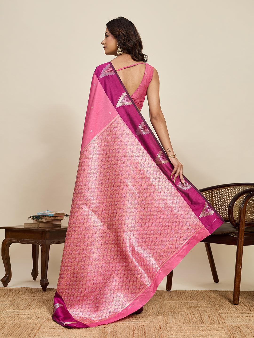 Women's Pink & Magenta Soft Silk Woven Saree with Rich Zari Border