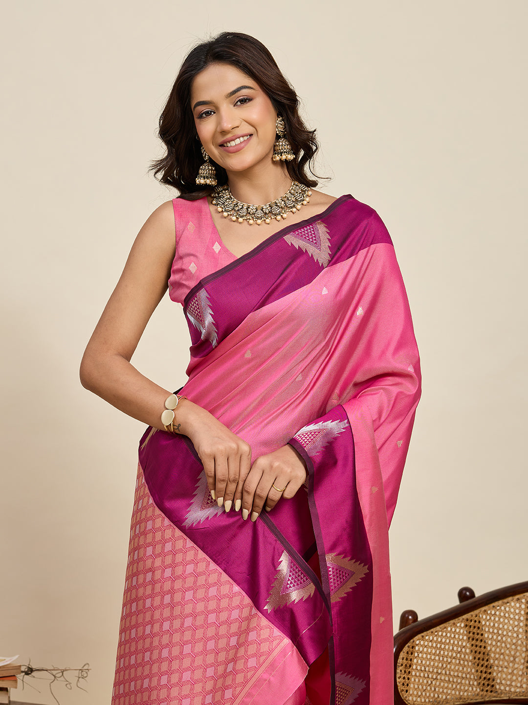 Women's Pink & Magenta Soft Silk Woven Saree with Rich Zari Border