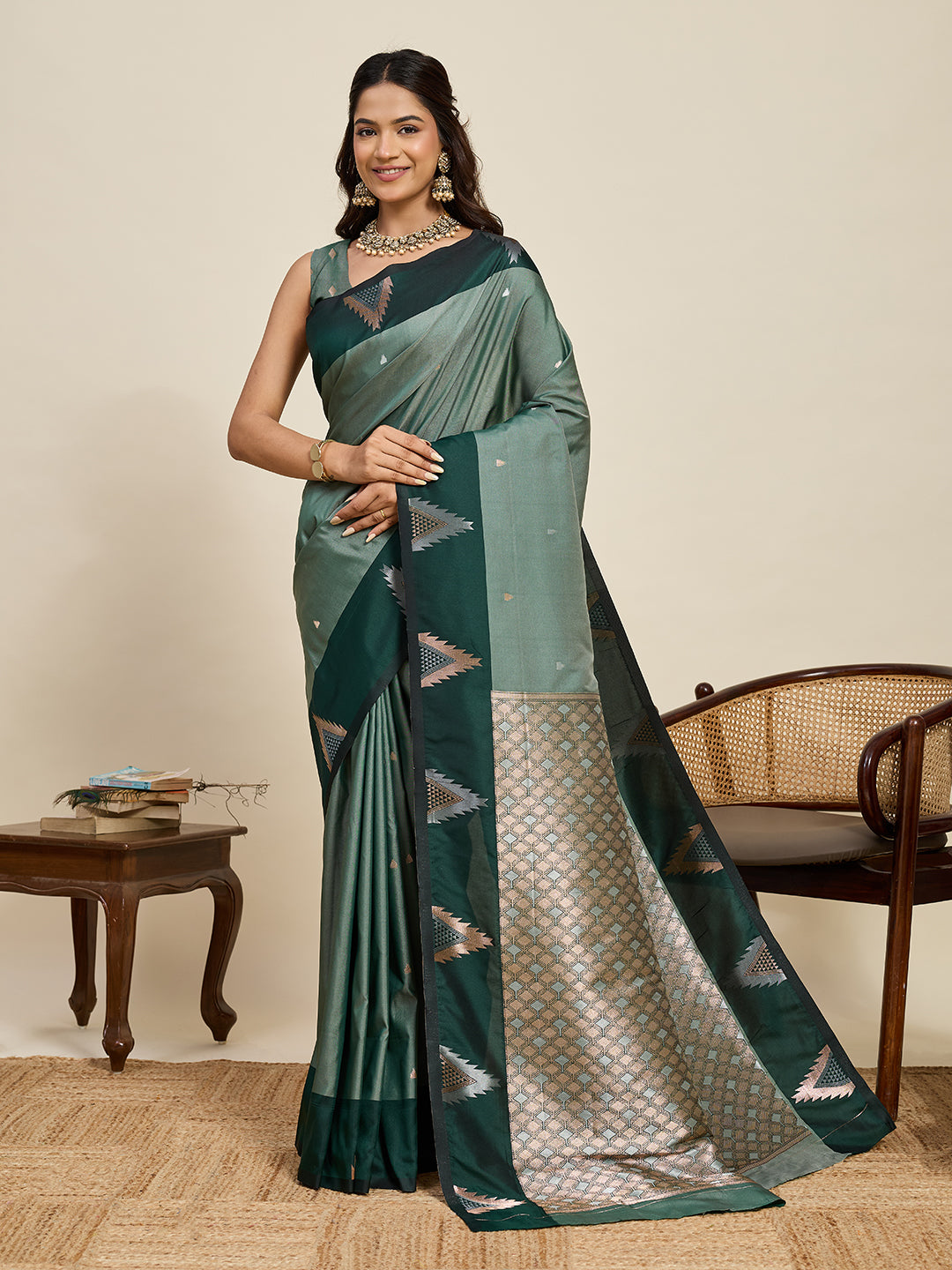 Women's Sea Green & Dark Green Soft Silk Woven Saree with Rich Zari Border