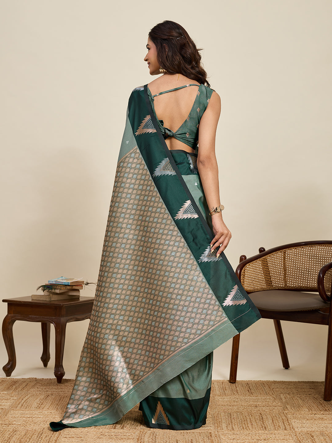 Women's Sea Green & Dark Green Soft Silk Woven Saree with Rich Zari Border