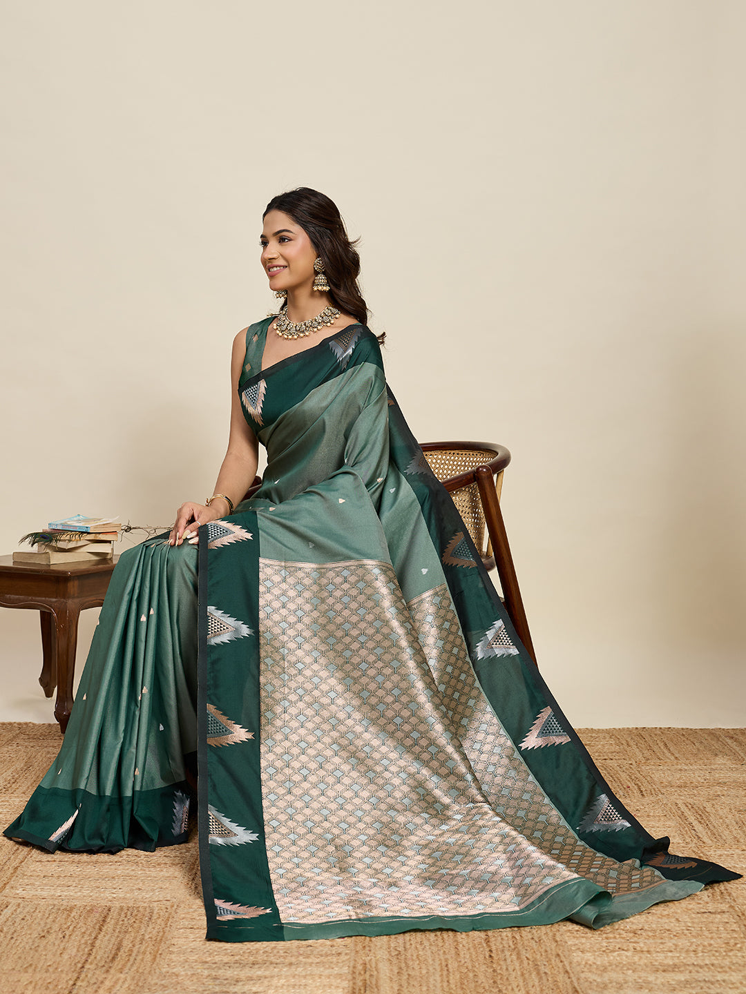 Women's Sea Green & Dark Green Soft Silk Woven Saree with Rich Zari Border