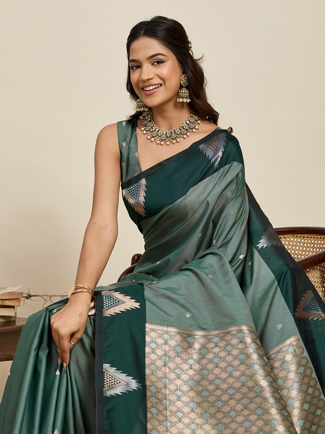 Women's Sea Green & Dark Green Soft Silk Woven Saree with Rich Zari Border