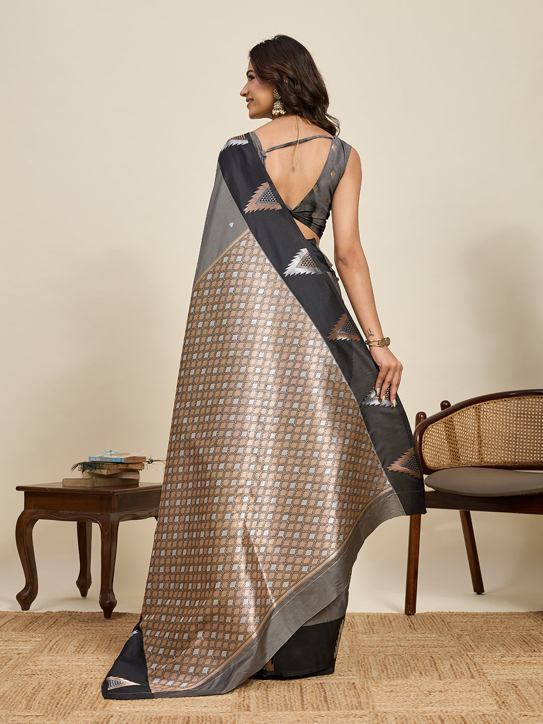 Women's Grey & Black Soft Silk Woven Saree with Rich Zari Border