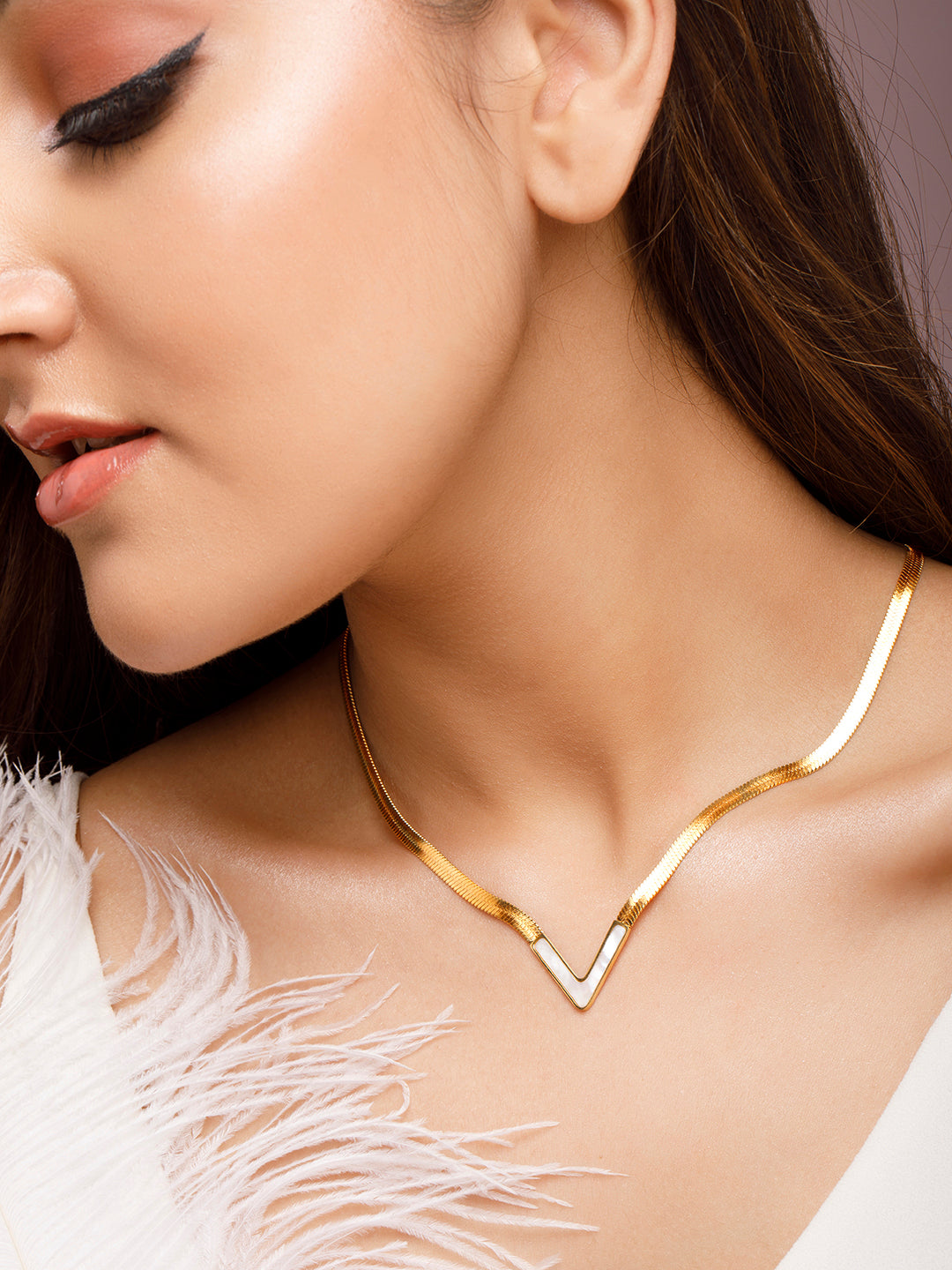 Wentra Voguish 18K Gold Plated Stainless Steel Waterproof Snake Chain With V Shaped Shell Pendant.
