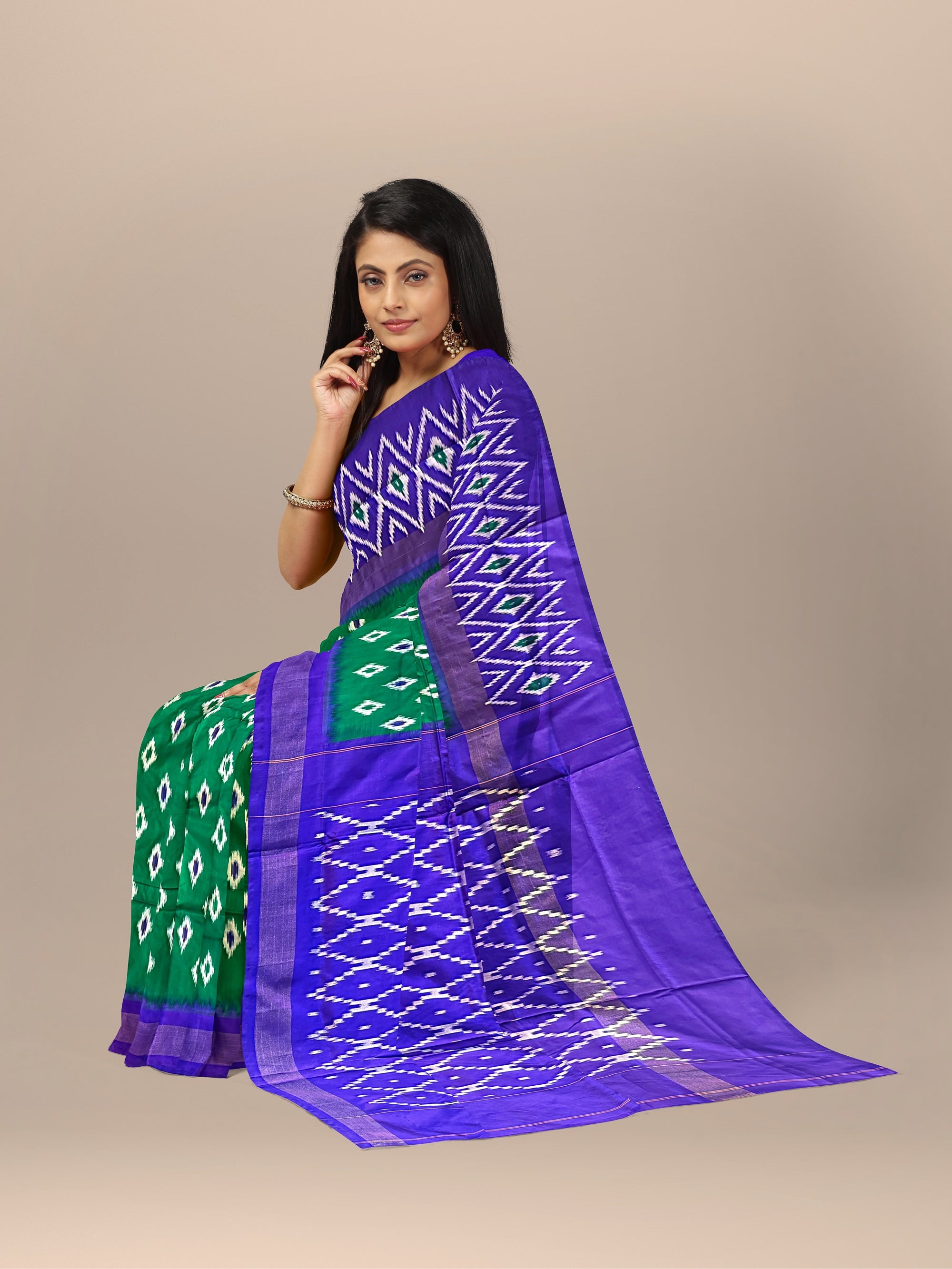 Green and Blue Pochampally Pure Silk Handloom Saree in Ikkat Pattern