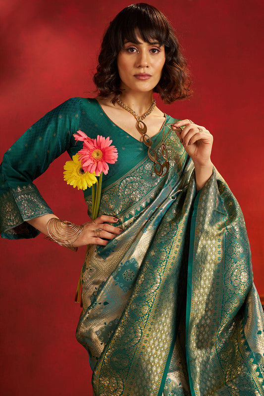 Pleasant Green Kanjivaram Silk Saree With Incredible Blouse Piece