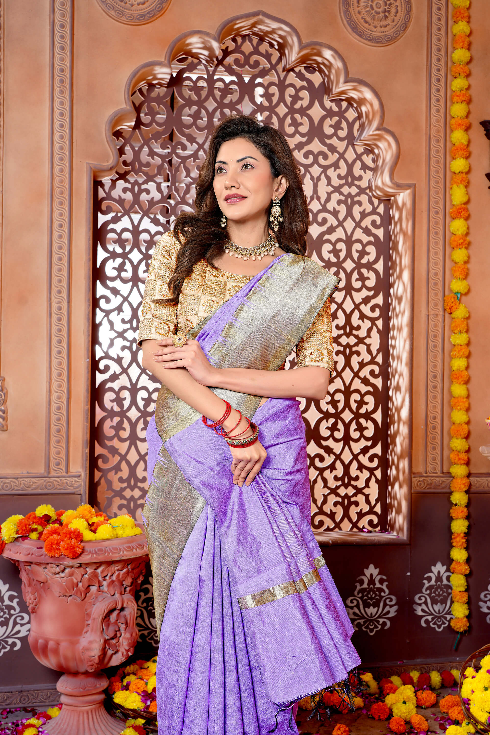 Lavender Raw Silk Handloom Saree With Golden Temple Design Border