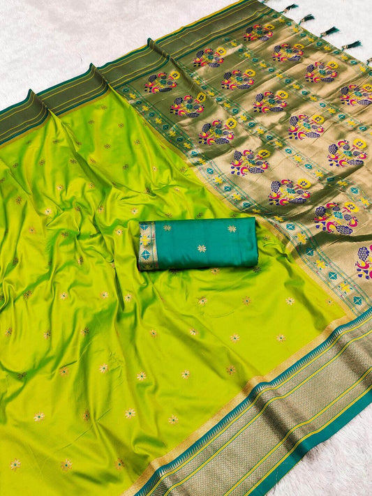 Glorious Parrot Paithani Silk Saree With Vestigial Blouse Piece