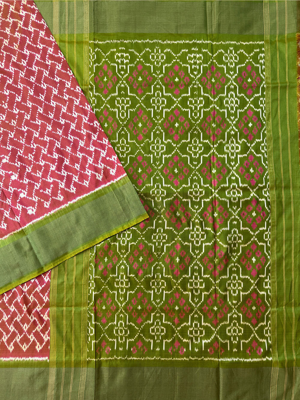Peach and Green Pochampally Pure Silk Handloom Saree