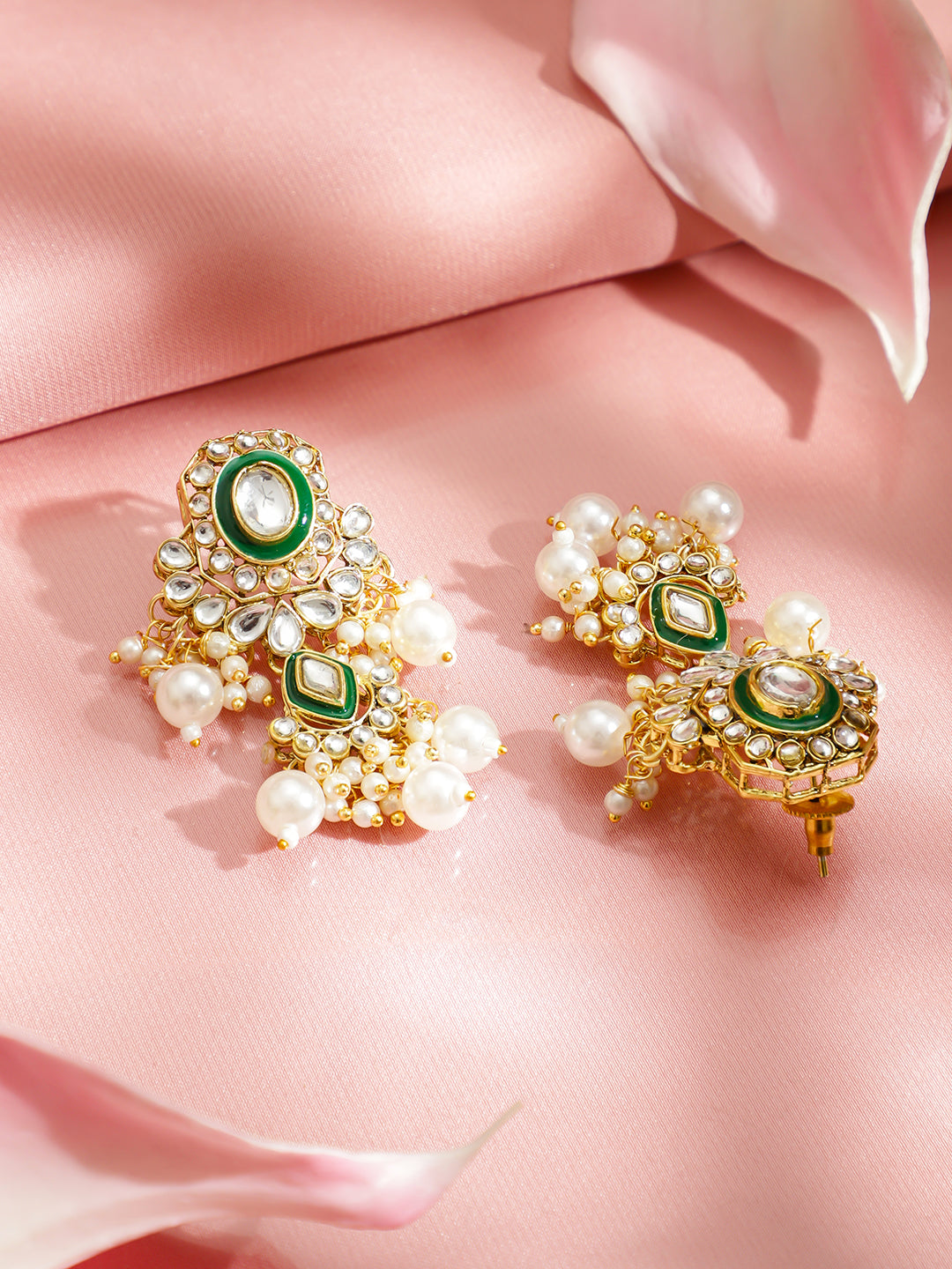 Pearl Embellished Kundan Necklace Set With Maangtikka
