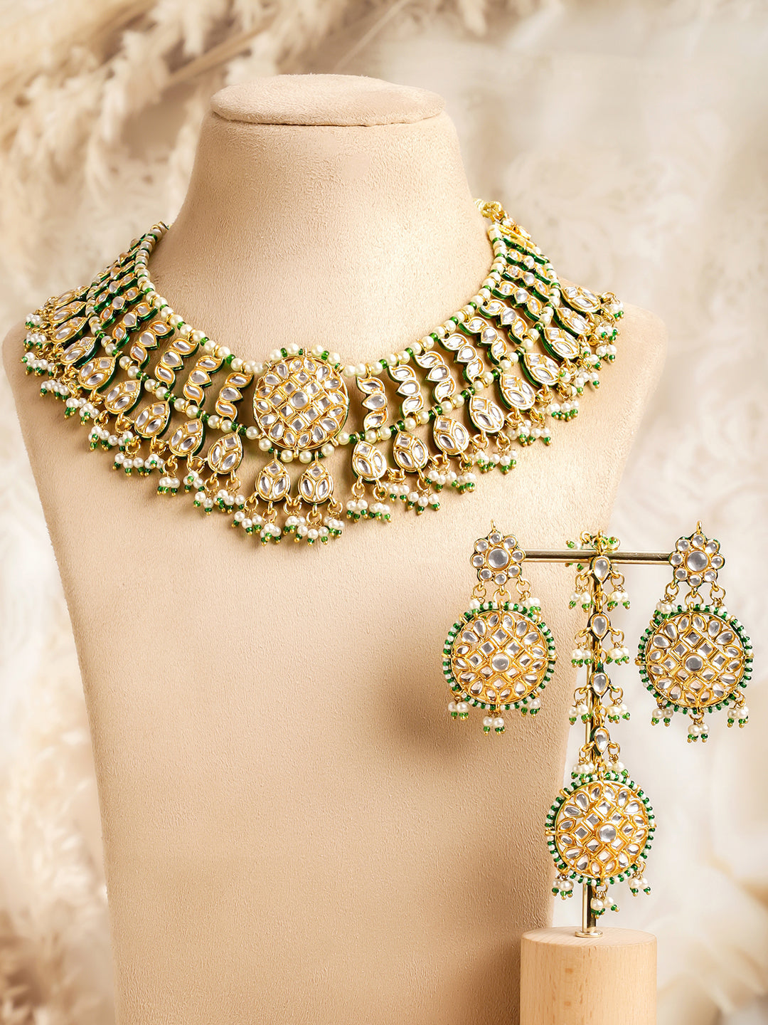 Green & White Kundan Gold Necklace Set With Maangtikka