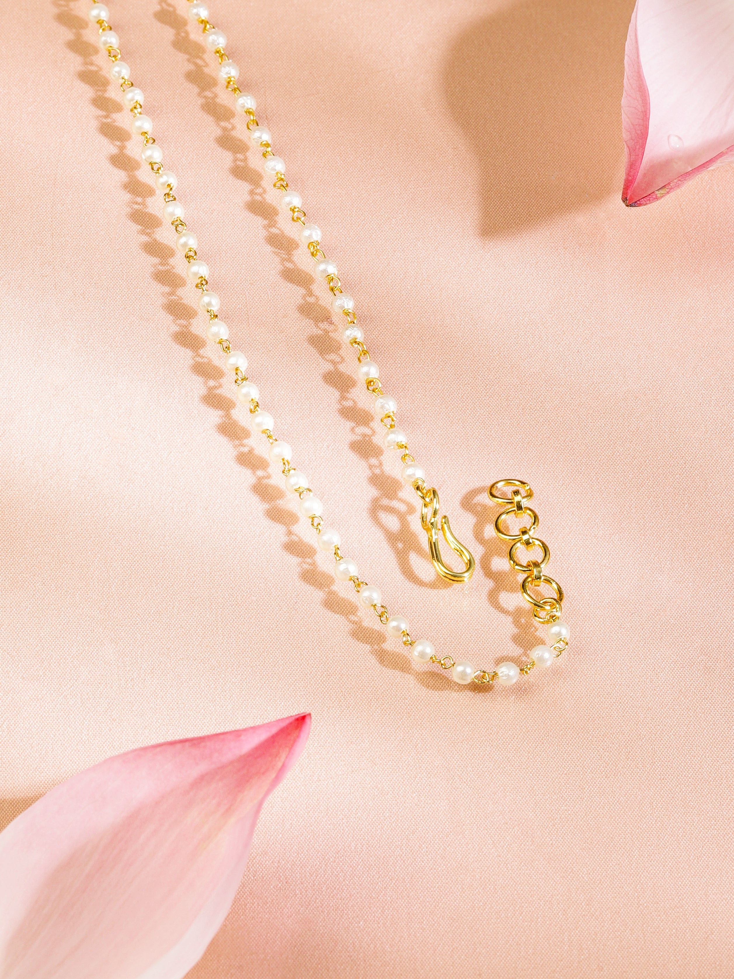 Kundan Charm Minimal Necklace Set
