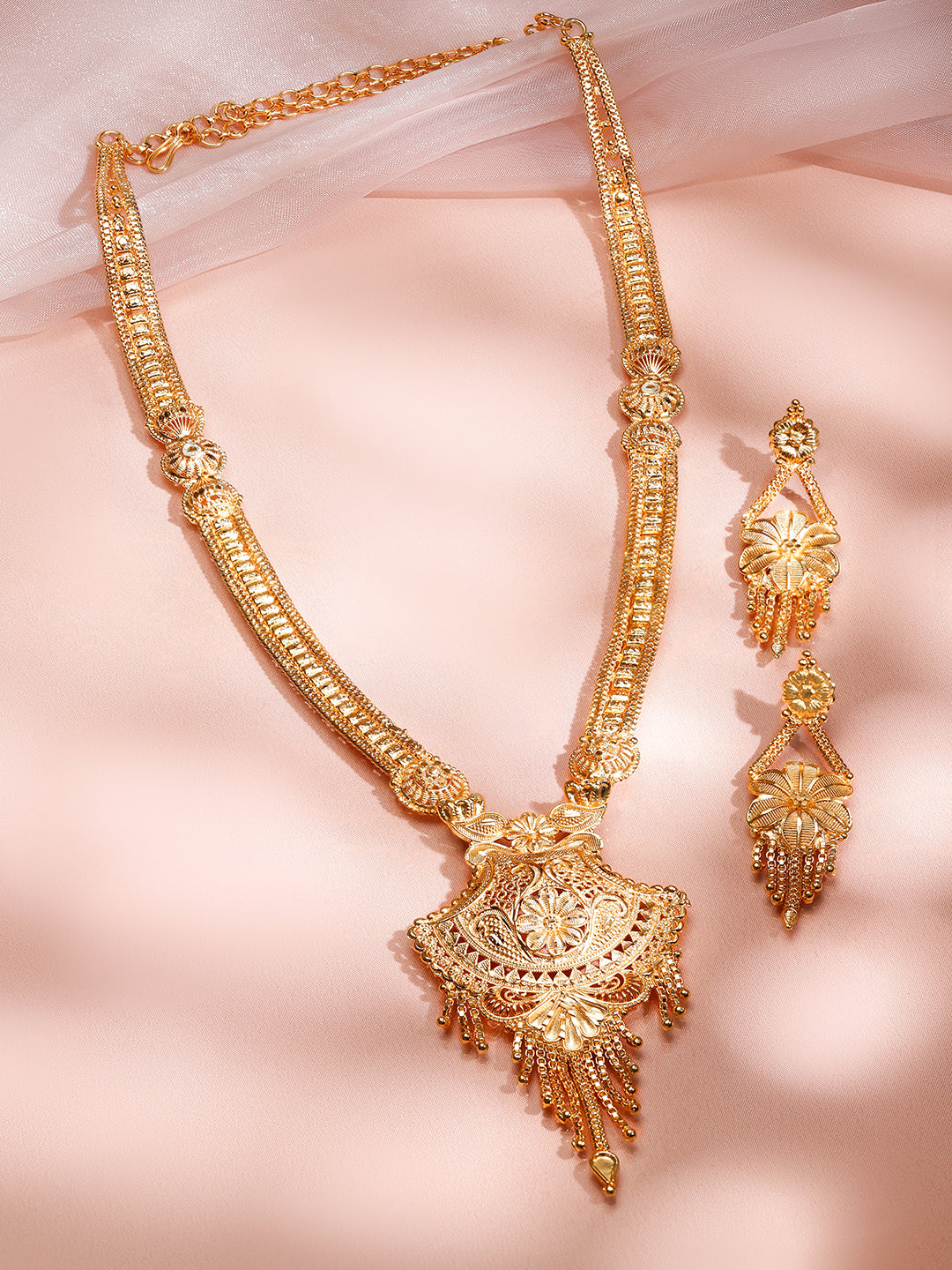 Floral Design Golden Necklace Set