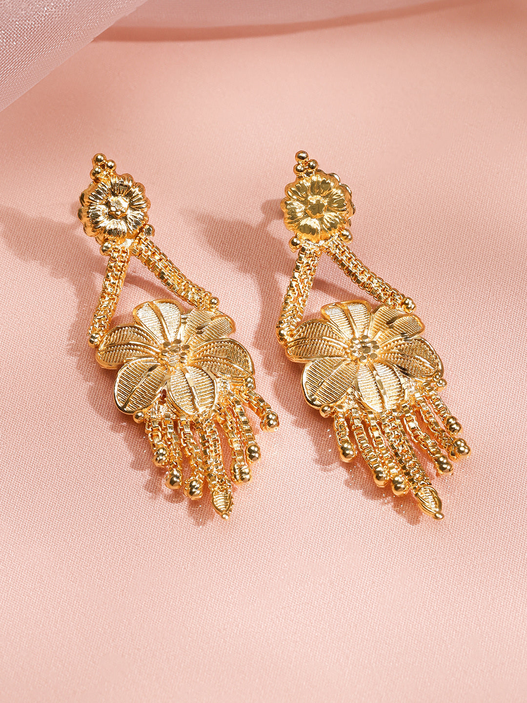 Floral Design Golden Necklace Set