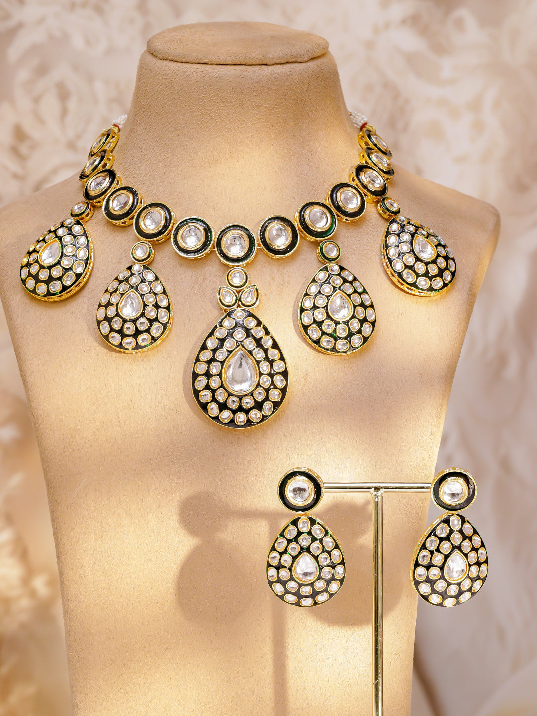 Gallery of Glimmers Kundan Necklace Set