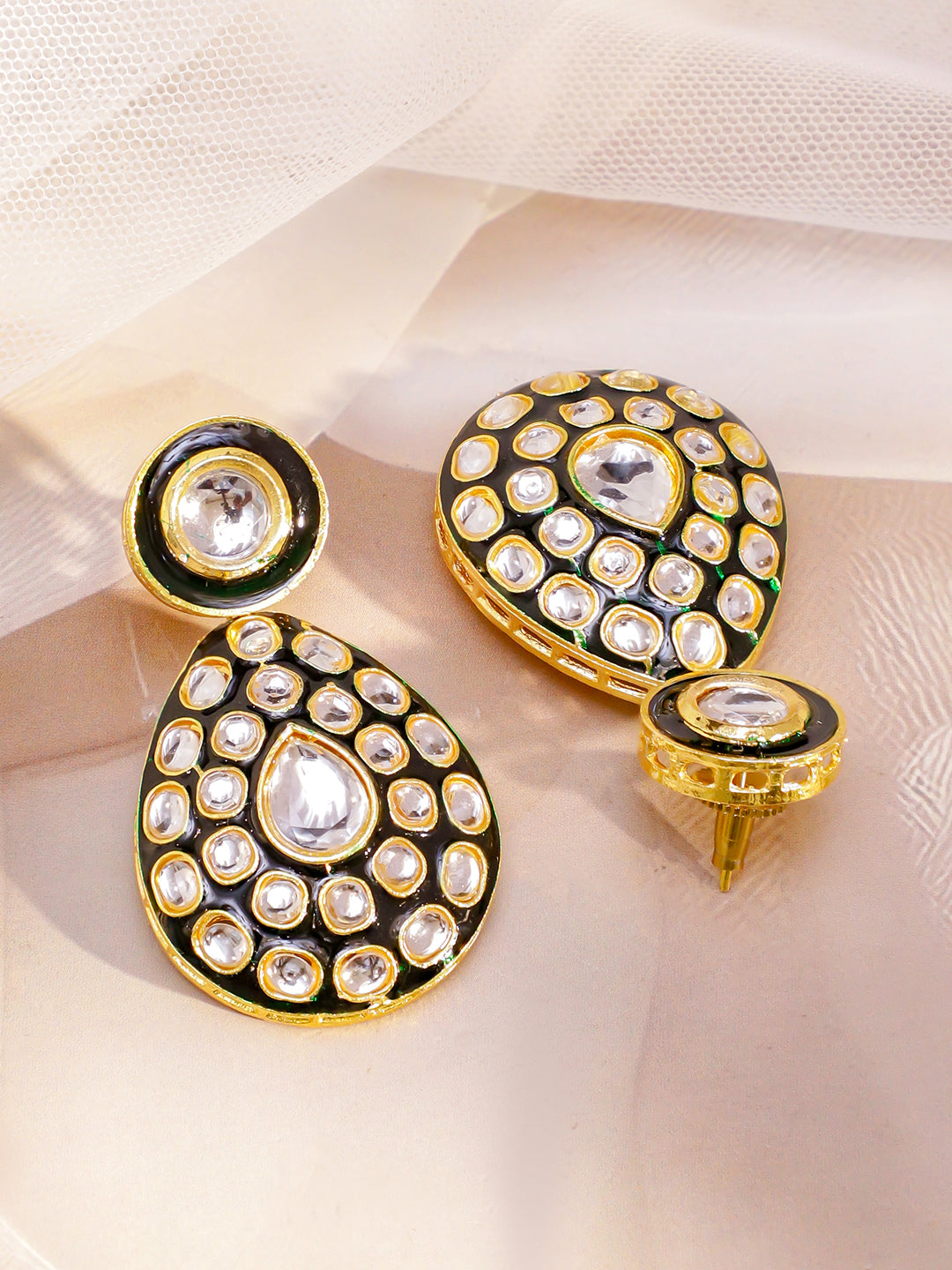 Gallery of Glimmers Kundan Necklace Set