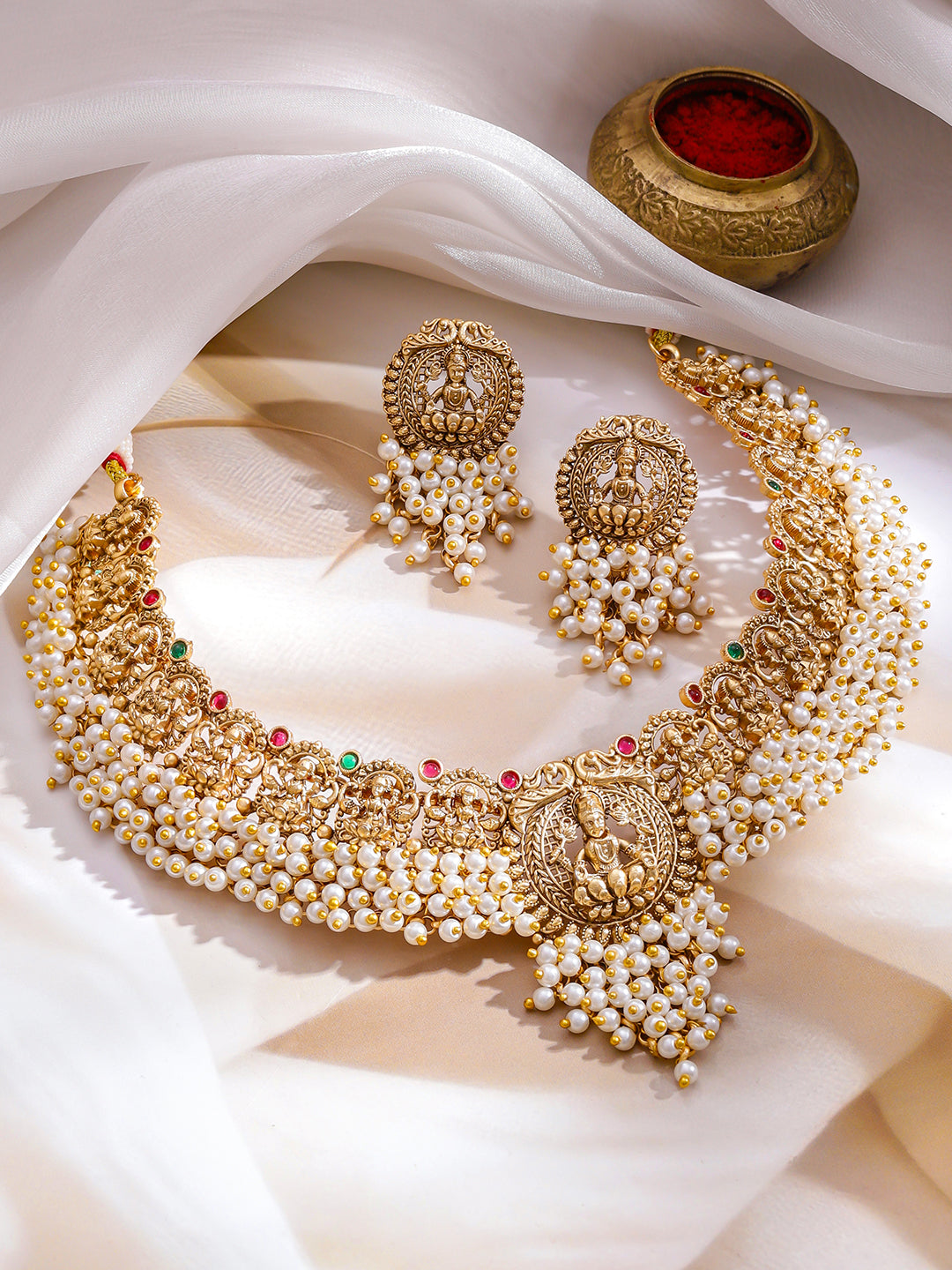 Temple Grace in Pearls Necklace Set