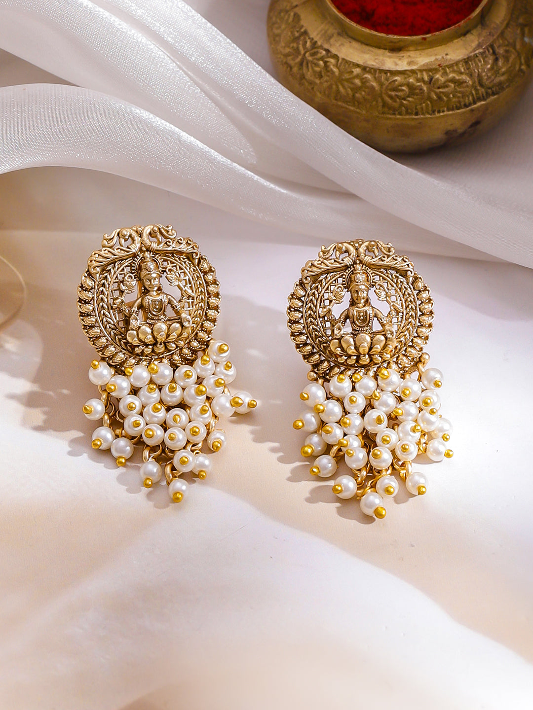 Temple Grace in Pearls Necklace Set