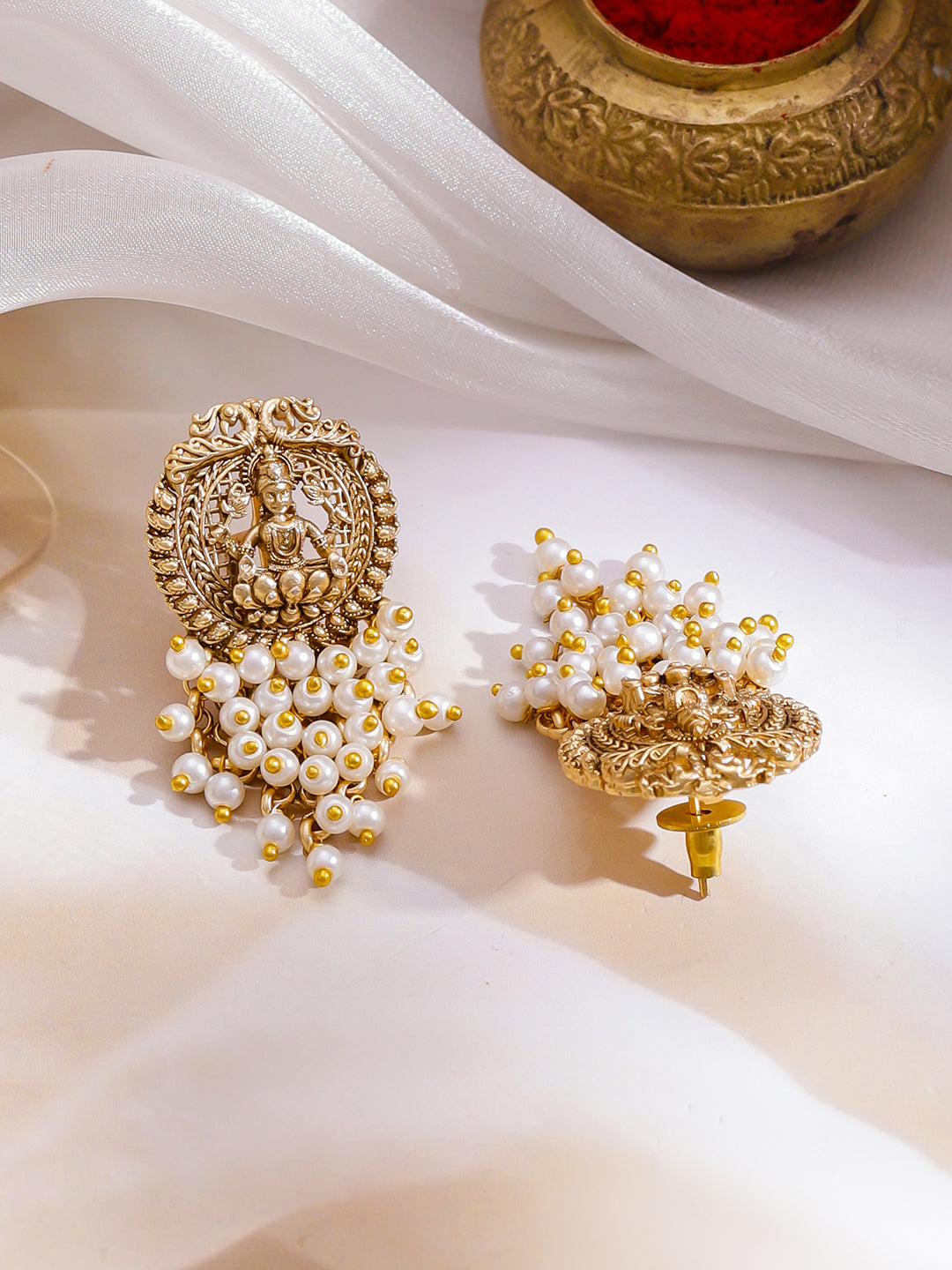 Temple Grace in Pearls Necklace Set