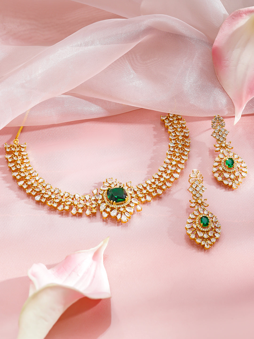 White Studded Emerald Gold Necklace Set