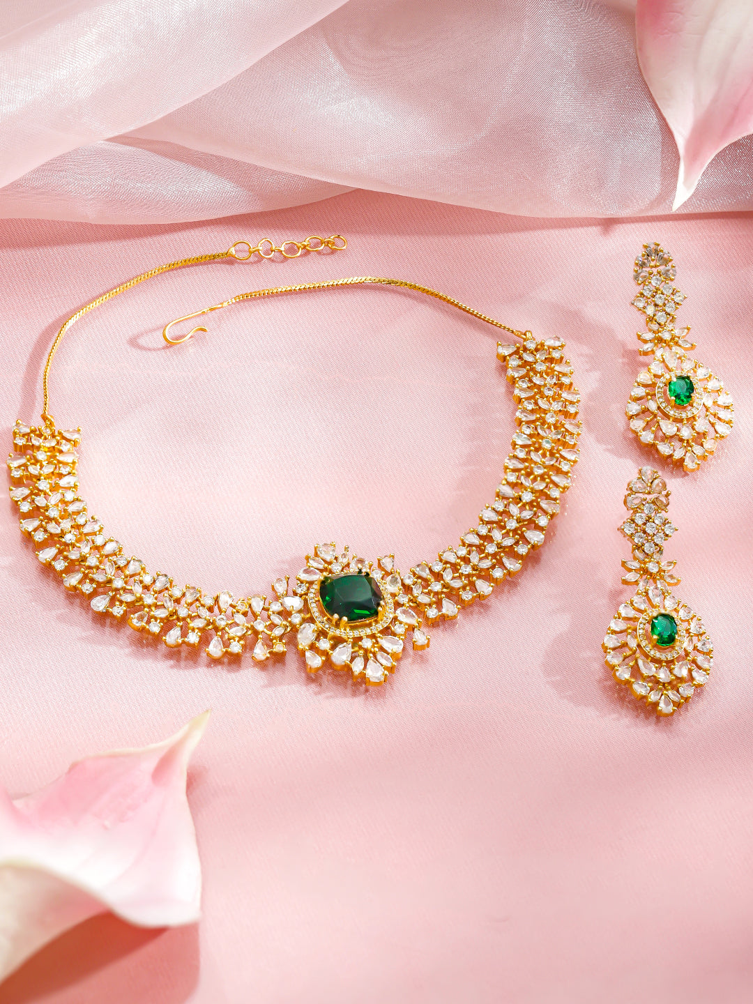 White Studded Emerald Gold Necklace Set