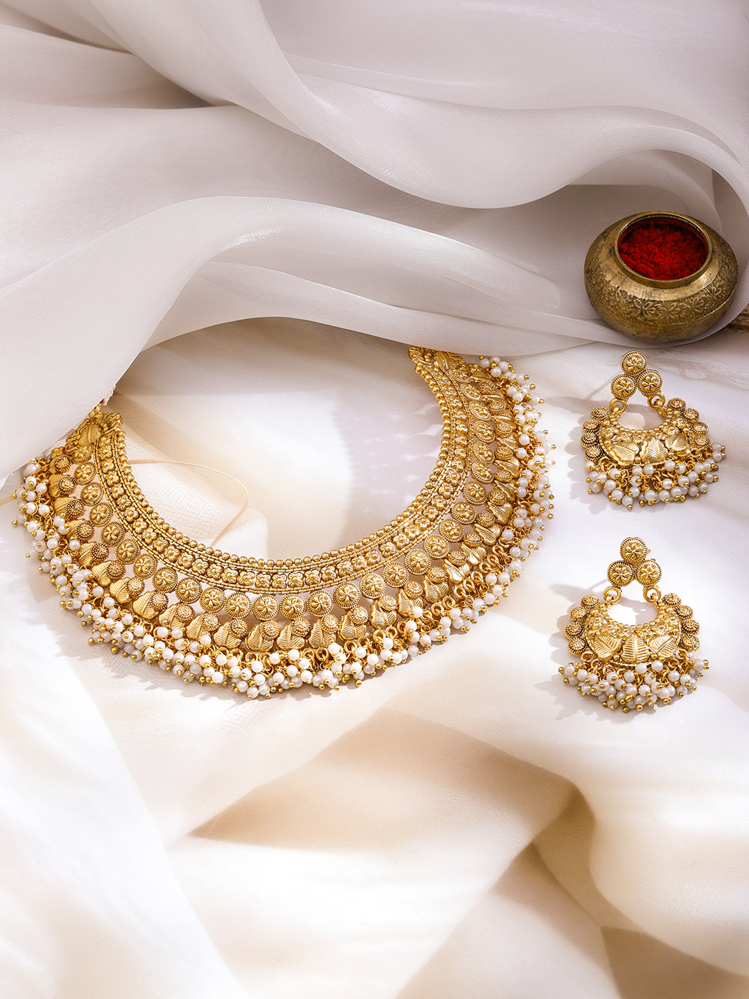 Golden Pearl Edge Necklace Set