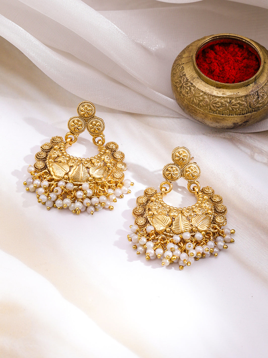 Golden Pearl Edge Necklace Set