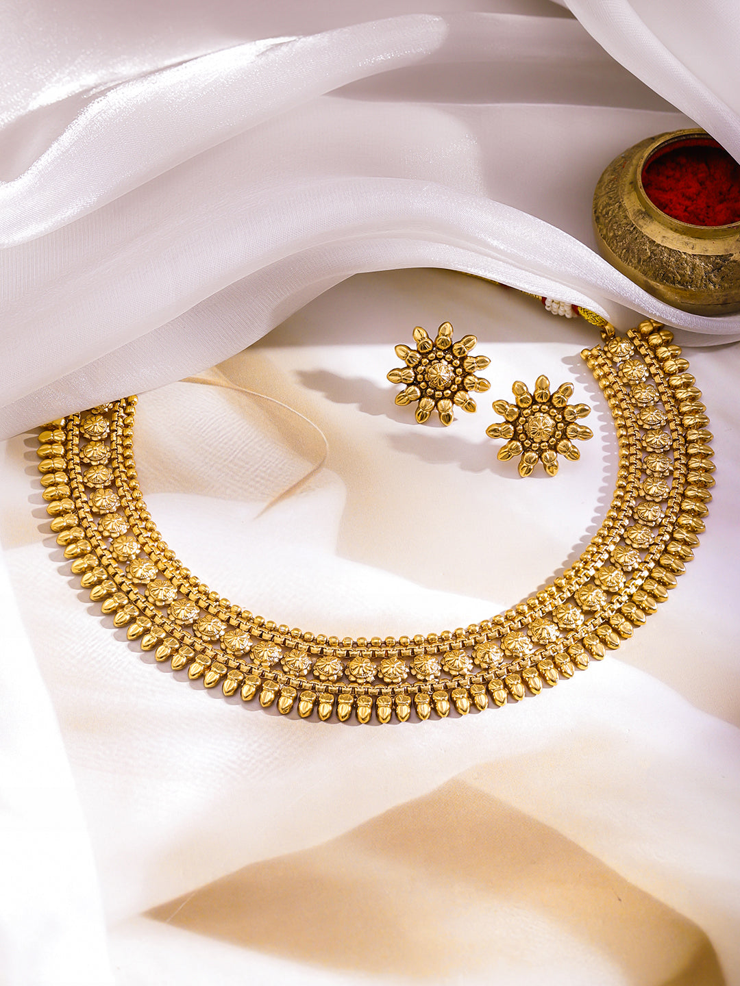 Floral Reverie Golden Necklace Set