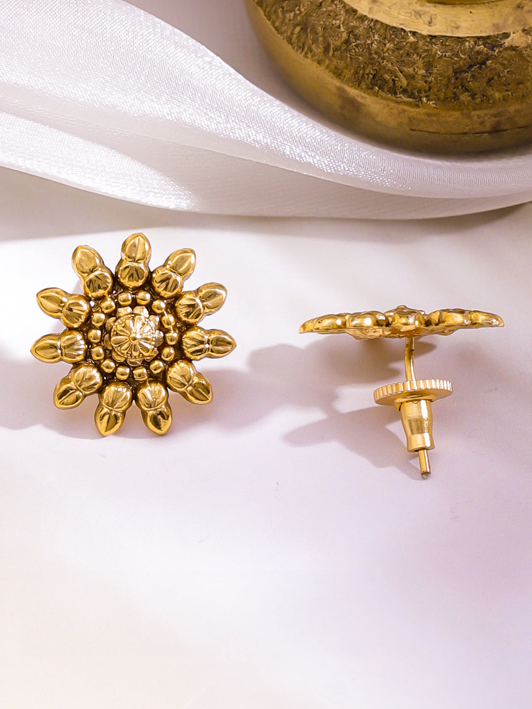 Floral Reverie Golden Necklace Set