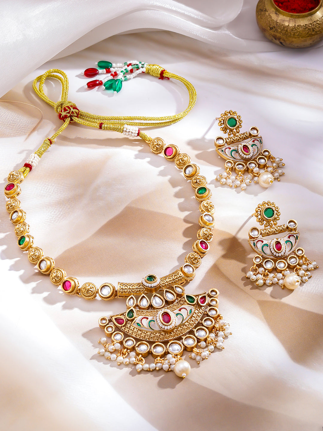 Queen’s Blush in Gold Necklace Set