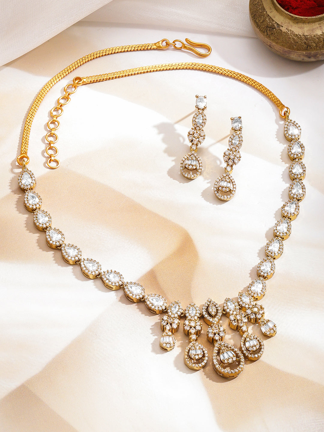 Angelic Shine Necklace Set