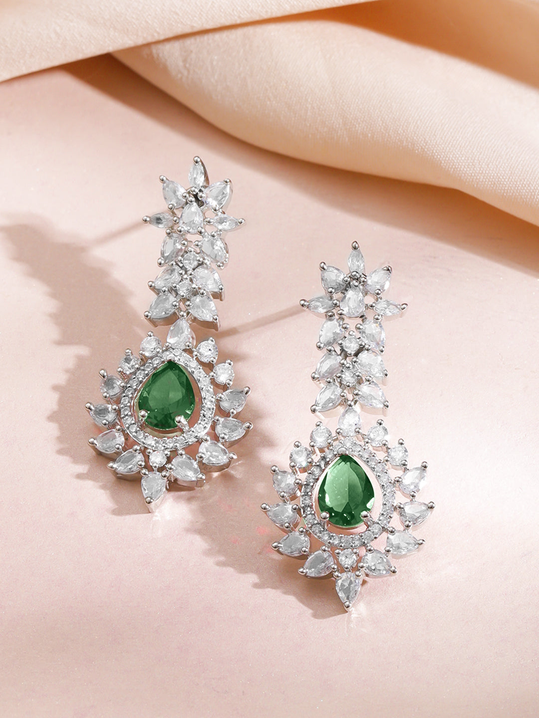 The Queen’s Symphony Green Necklace Set