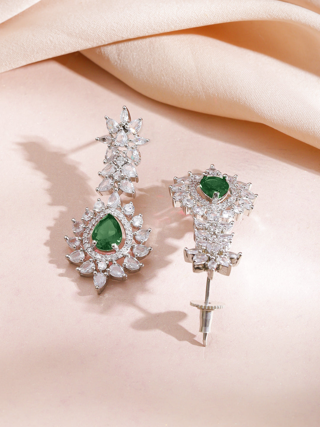 The Queen’s Symphony Green Necklace Set