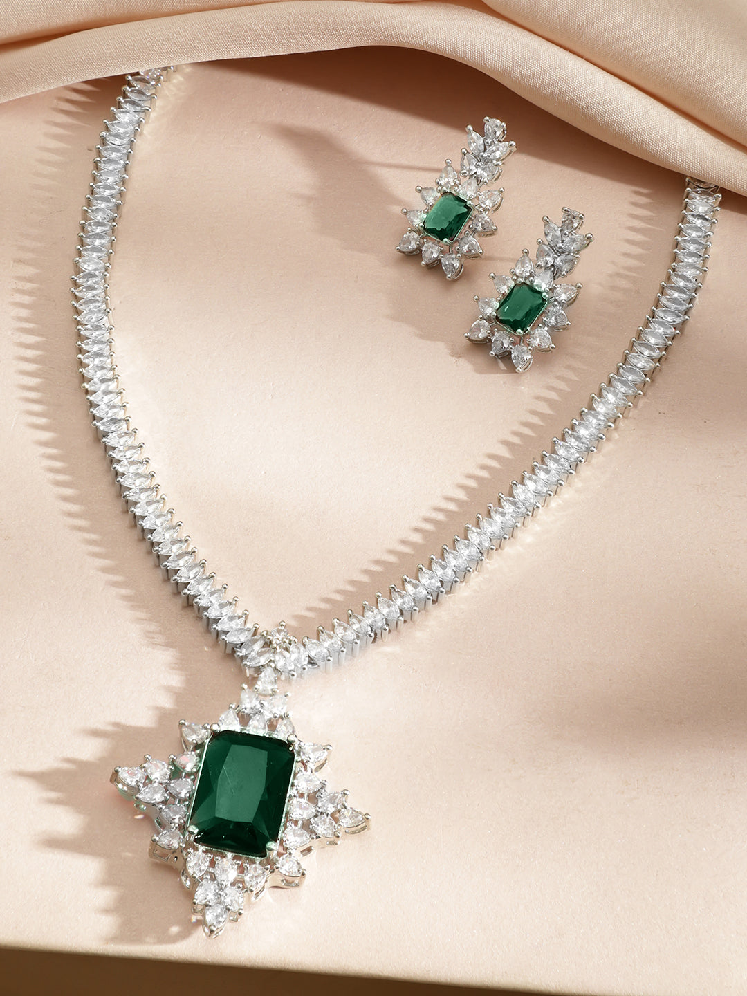 Emerald Studded Crystal Studded Necklace Set