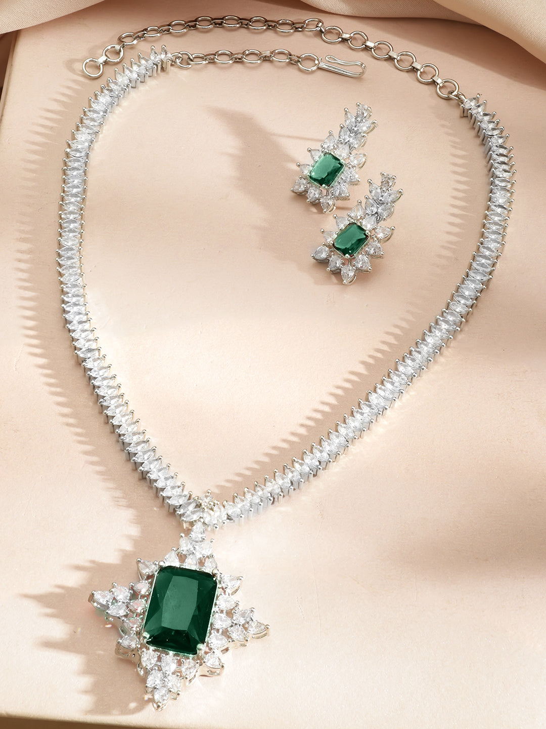 Emerald Studded Crystal Studded Necklace Set