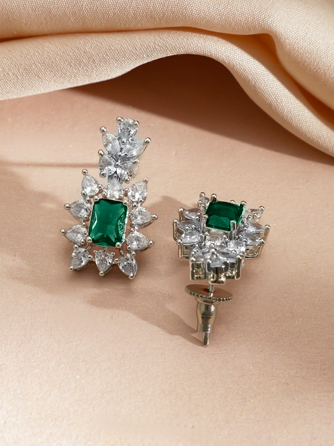 Emerald Studded Crystal Studded Necklace Set