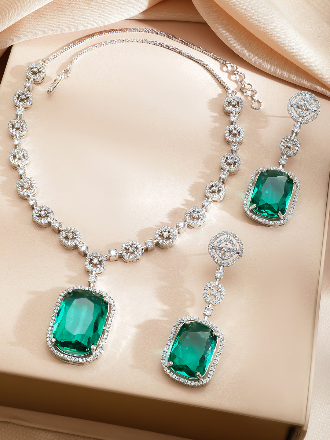 Emerald Moonlight Necklace Set