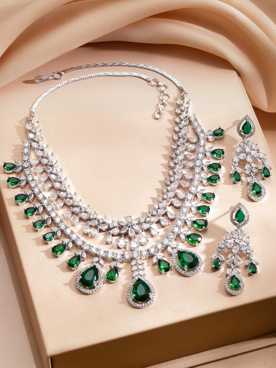 Emerald Crown Necklace Set