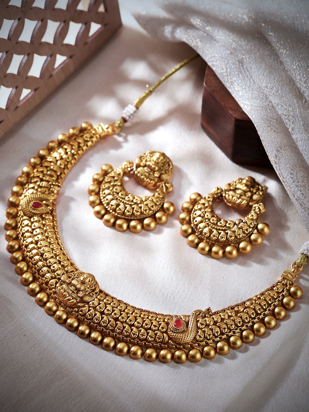 Wentra 24K Gold Plated Matt Finish Necklace Set With Beautiful Design
