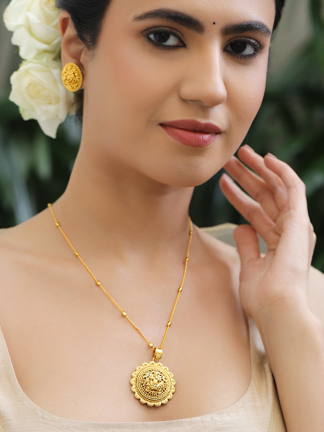 Ganesh Motif Gold Pendant Necklace Set
