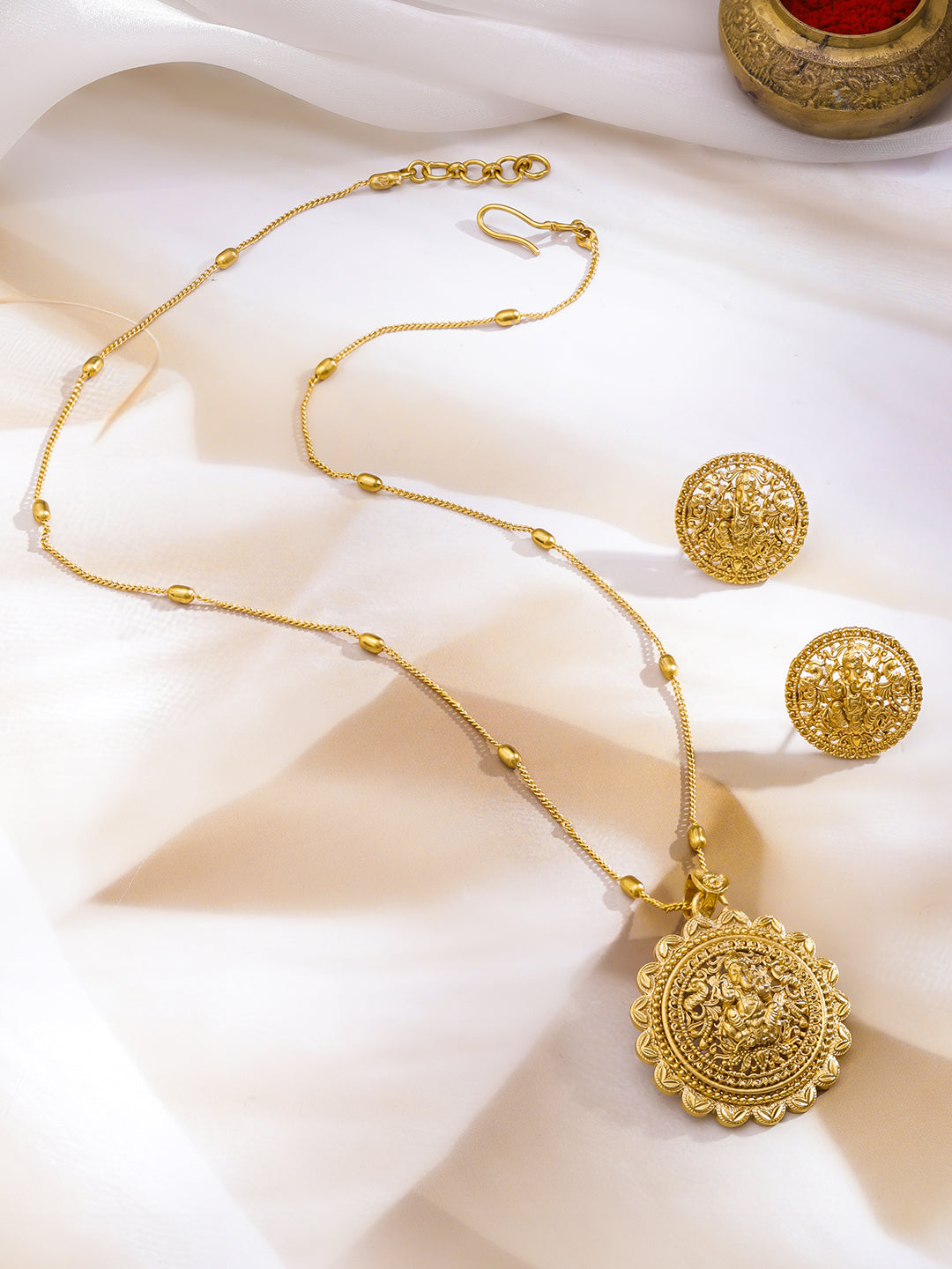 Ganesh Motif Gold Pendant Necklace Set