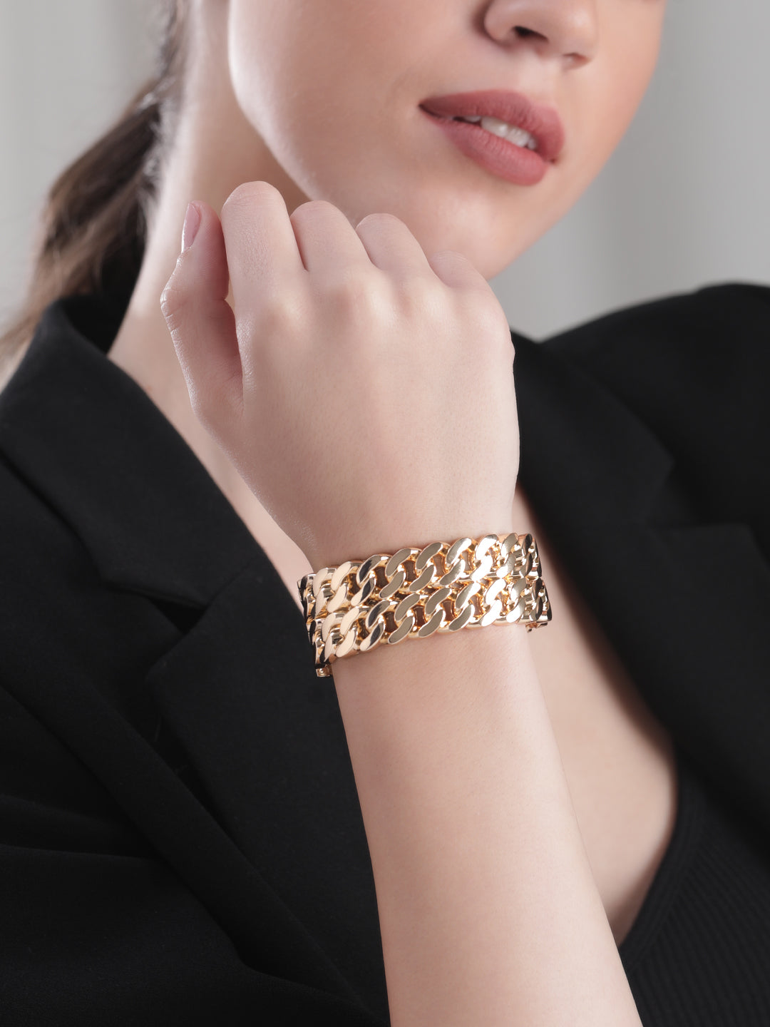 Wentra 18K Gold Plated Gold-Toned Chain-Link Bangle-Style Bracelet Elegant Jewelry