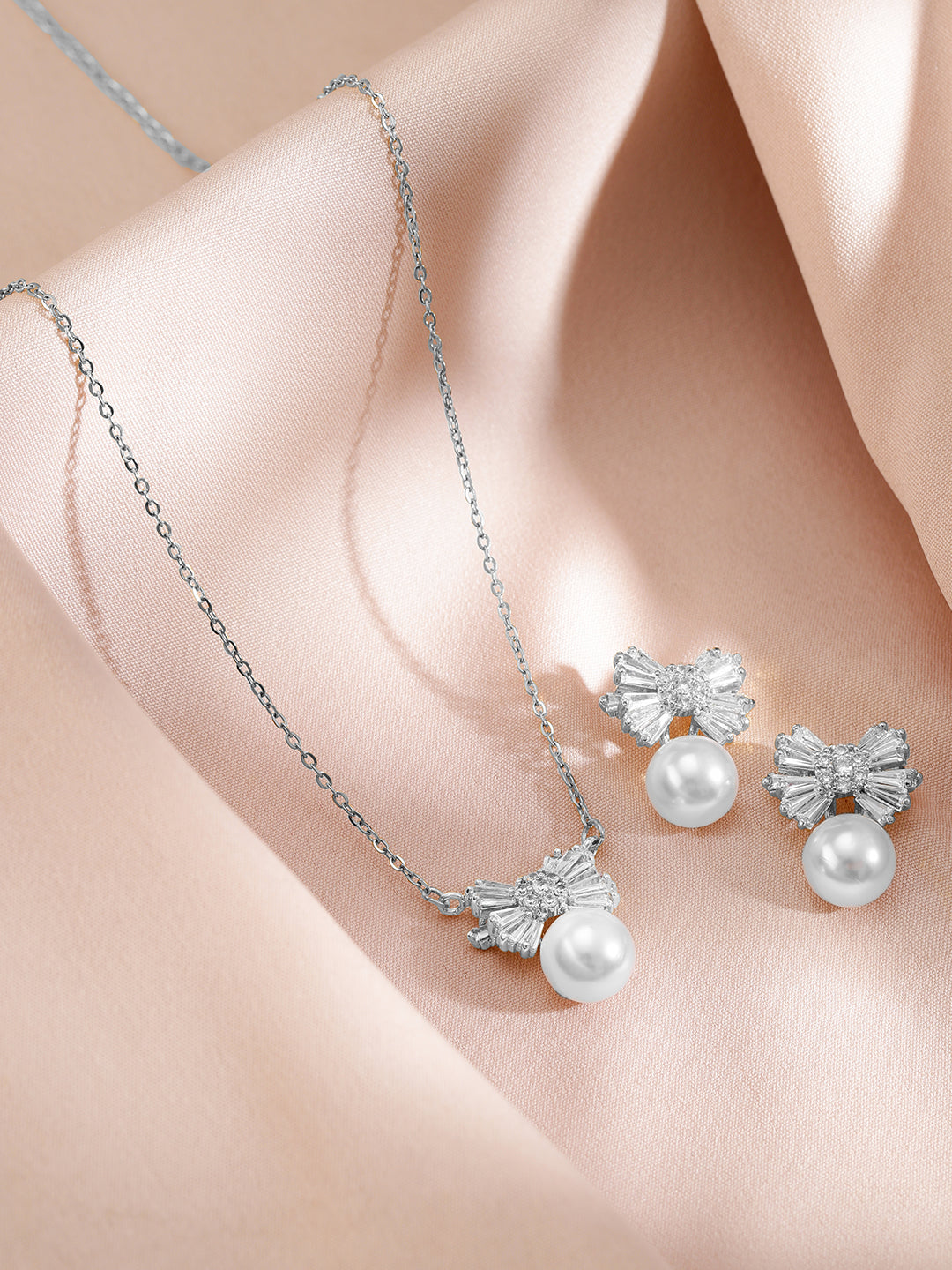 Pearl Bow Modern Pendant Set