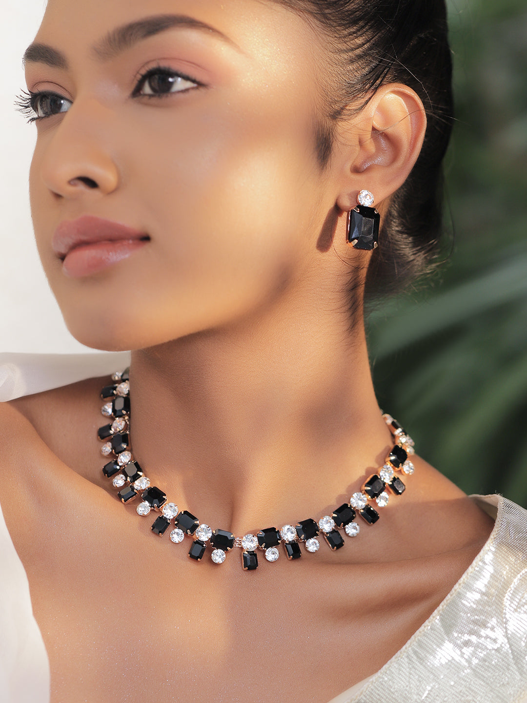 Geometric Contemporary  Crystal Necklace Set - Black