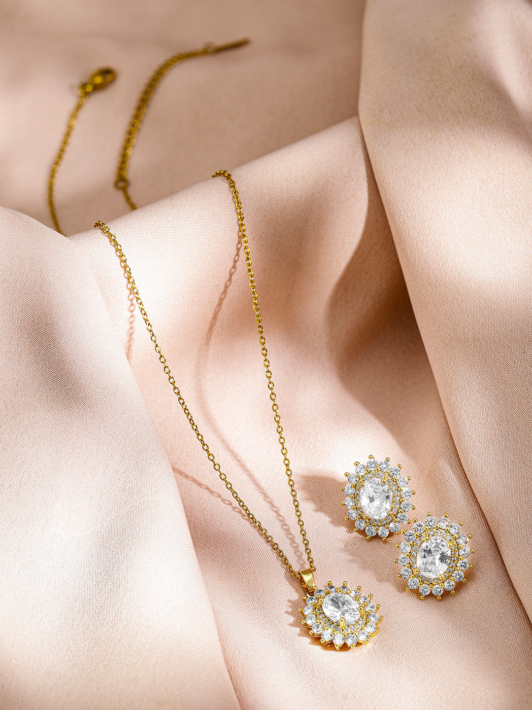 Crystal Studded Necklace Set