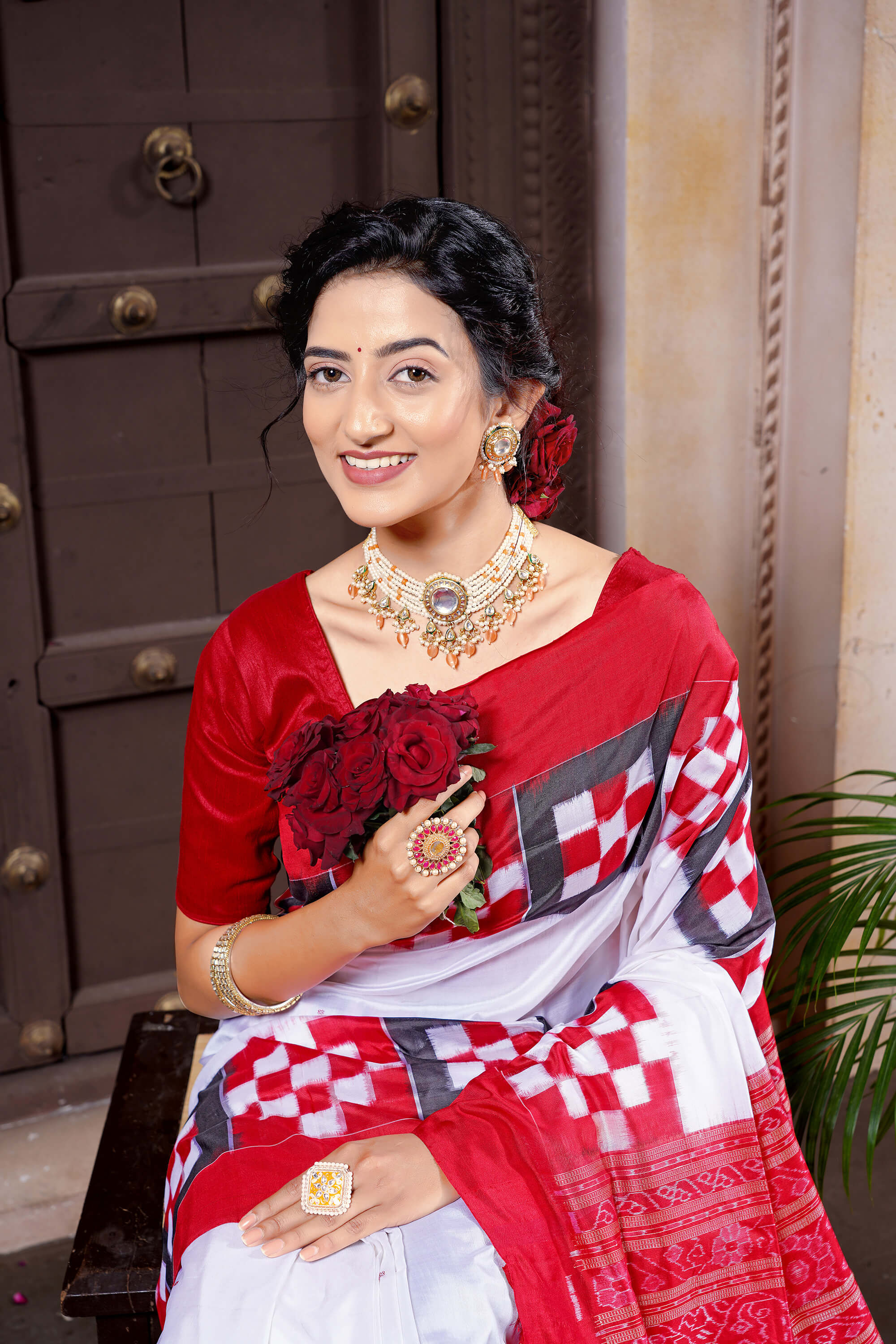 White and Red Pure Silk Sambalpuri Handloom Saree With Pasapalli Design Border