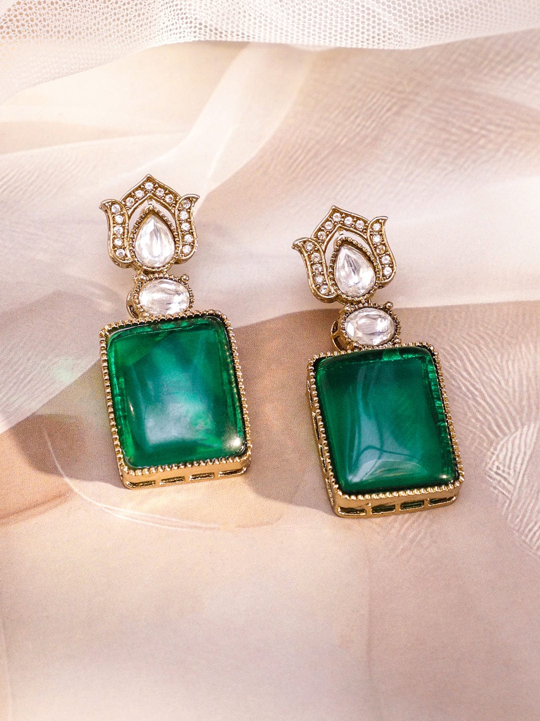 Chic Green Kundan Necklace Set