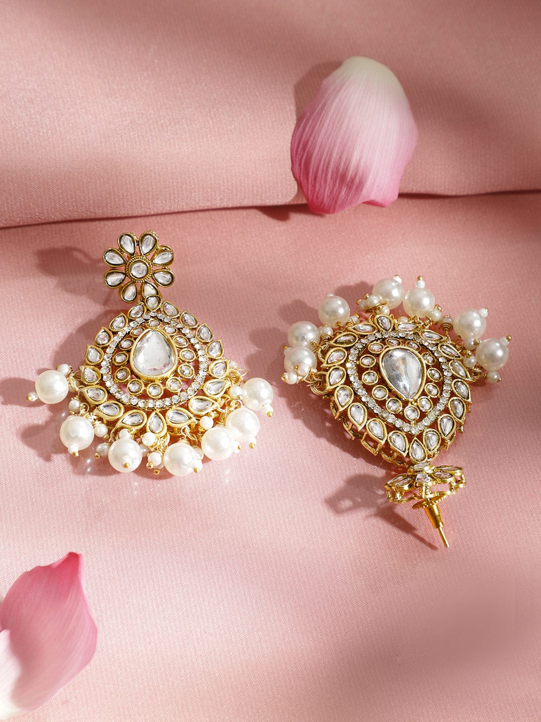 Design of Divine Kundan Pearls Choker Set
